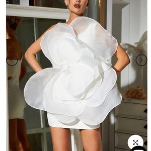 Gannon one shoulder flower dress